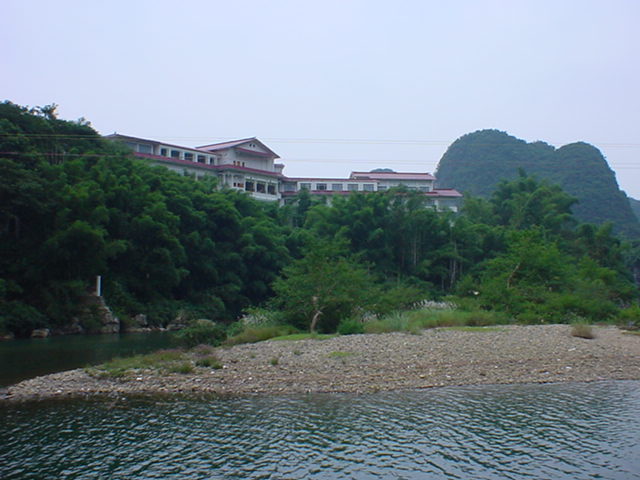yizhou1a.jpg